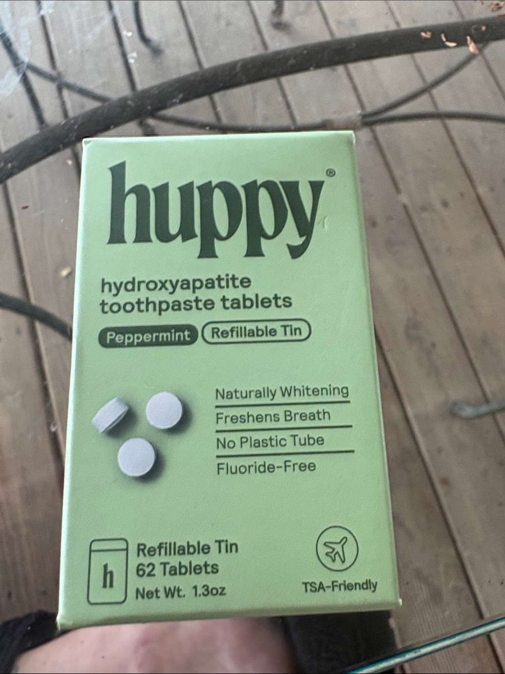 Huppy Peppermint Hydroxyapatite Toothpaste Tablets — Green Refillable Tin